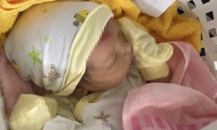Xót xa bé sơ sinh 6 ngày tuổi bị bỏ rơi ngay tại cây xăng ở TP.Thủ Đức