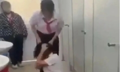 Vụ nữ sinh TP.HCM đánh nhau trong nhà vệ sinh: 7 học sinh bị phạt đọc sách về đạo đức