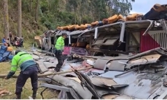 Lật xe buýt 2 tầng tại Peru, ít nhất 18 người thiệt mạng và 48 người bị thương