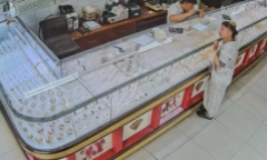 Bắt nữ giúp việc trộm vàng của chủ nhà, khi bị mời làm việc còn ngoan cố thách thức