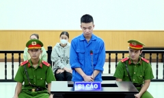 Chai nước bất thường trong tủ lạnh tố cáo tội ác động trời của nghịch tử