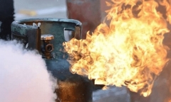 Nghi nổ bình gas tại Hà Tĩnh, bố tử vong, con trai bị thương