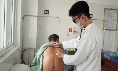 Người đàn ông ngứa toàn thân suốt 1 năm không khỏi, 