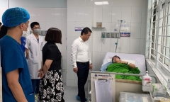 Người phụ nữ bị đất đá vùi lấp ở Yên Bái đã tỉnh, không còn phải thở máy