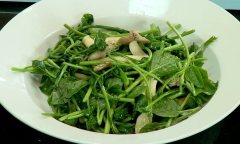 Ai không nên ăn rau mồng tơi?