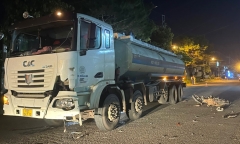 Tin tức tai nạn giao thông mới nhất ngày 13/9: Va chạm với xe tải, người phụ nữ tử vong tại chỗ