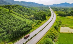 Đồng loạt triển khai khắc phục hư hỏng trên cao tốc Nội Bài - Lào Cai