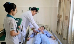 Cứu người đàn ông nguy kịch do nuốt phải xương gà