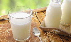 Công dụng bất ngờ của sữa tươi hết hạn