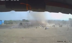 Clip: Lốc xoáy