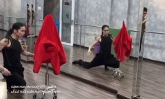 Hé lộ clip tập luyện của BB Trần trước khi solo ca khúc Cánh hồng phai
