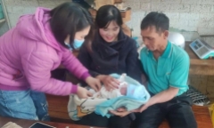 Tin tức thời sự hôm nay (13/1): Xót xa bé trai bị bỏ rơi giữa trời lạnh buốt