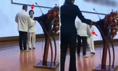 Võ sư trổ tài 