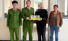 Tin nóng 24h hôm nay ngày 14/3: Trao trả bọc tiền 1,2 tỷ đồng cho người đánh rơi ở Mê Linh