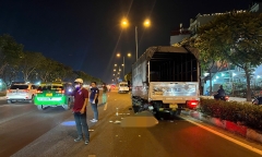 Hiện trường vụ nam thanh niên tử vong khi tông vào đuôi xe tải ở TP.HCM
