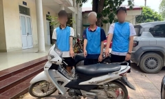 Bắt nhóm thiếu niên dùng hung khí cướp xe máy lúc rạng sáng