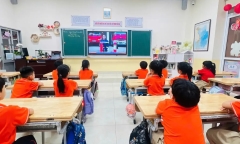 Ngày 8/10, nhiều trường ở Hà Nội tiếp tục cho học sinh nghỉ học