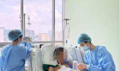 Các bác sĩ quân y 'chạy đua' lấy tạng cứu sống bệnh nhân suy tim giai đoạn cuối