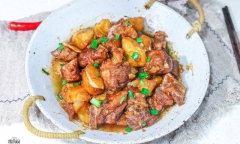 Sườn kho khoai tây, gợi ý hấp dẫn cho bữa tối của cả gia đình