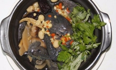 Cách làm gà hầm thuốc bắc bổ dưỡng tại nhà