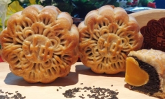 Cách làm bánh Trung thu nhân đậu đỏ mè đen
