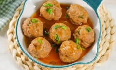 Mách bạn cách làm món thịt viên hấp củ cải ngon miệng chiêu đãi cả gia đình
