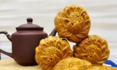 Mách bạn cách làm bánh trung thu nhân đậu xanh thơm ngon ngất ngây 