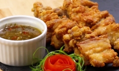Công thức chế biến món thịt ba chỉ chiên giòn chấm sốt mắm Thái chua ngọt cực hấp dẫn
