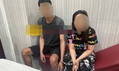 Bắt quả tang đôi nam nữ 