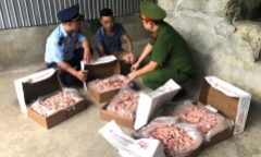 Tiêu hủy 1 tấn chân gà in nhãn