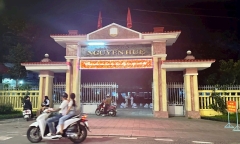 3 học sinh ở Huế nhập viện vì hút thuốc lá điện tử