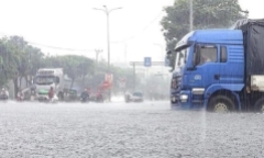 Miền Trung sắp đón đợt mưa lớn, miền Bắc tiếp tục nắng hanh