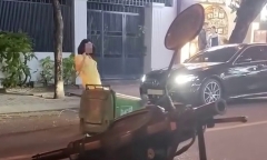 Vì sao không xử phạt người phụ nữ đi xe sang đá thùng rác ra đường ở Nha Trang?
