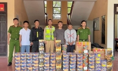 Công an Nghệ An bắt quả tang đối tượng vận chuyên trái phép 345kg pháo nổ