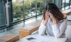 Gen Z kiệt sức vì deadline, cảnh báo “hội chứng tâm thần văn phòng” ở giới trẻ