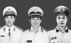 Truy tặng Huy hiệu 