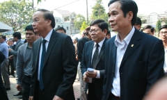 Dòng người lặng lẽ vào viếng ông Nguyễn Bá Thanh