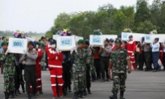 Máy bay AirAsia rơi: Thi thể nạn nhân đang chìm xuống đáy biển