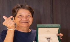 Công ty tại Singapore tặng đồng hồ Rolex trị giá 10.000 USD cho nhân viên lao công