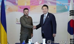 Tổng thống Hàn Quốc bất ngờ tới thăm Ukraine
