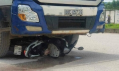 Tin tức tai nạn giao thông mới nhất ngày 8/8: Đi vào điểm mù xe tải, người phụ nữ bị cuốn vào gầm tử vong tại chỗ