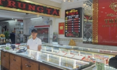 Người đàn ông cướp vàng bán mang tiền về cho vợ sắm tết