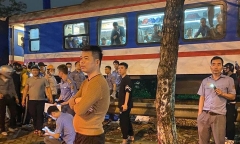 Mải nghe điện thoại, người đàn ông bị tàu hỏa tông tử vong