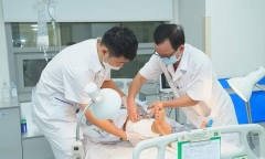Lần đầu tiên tại Việt Nam nối thành công 2 cẳng chân bị đứt lìa 