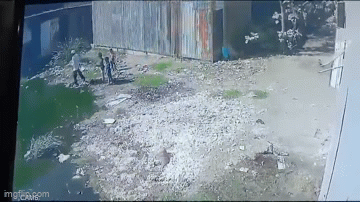 Nghĩ con trai chết đuối vì trượt chân, xem lại camera cả nhà bật khóc tức tưởi khi biết lý do thực sự