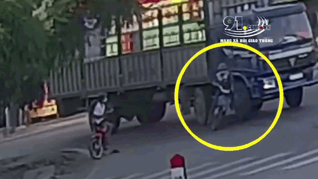 Video: Bị xe tải cuốn vào gầm, người đàn ông vẫn thoát chết thần kỳ