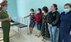 Bị cảnh sát vây ráp, nhóm 