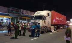 Xót xa 2 mẹ con tử vong thương tâm dưới bánh container