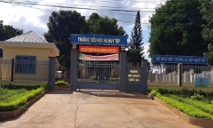 Vụ hiệu trưởng bị tố 