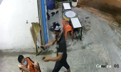 Vụ thanh niên dùng bình xịt hơi cay, giật điện thoại của trẻ em: Trích xuất camera